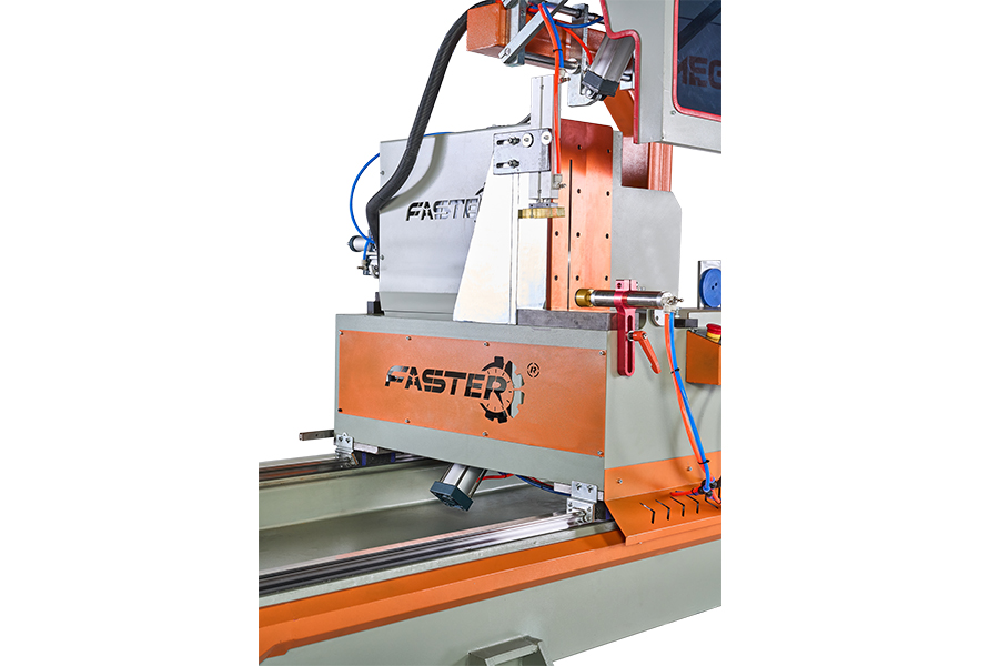 ray dẫn hướng đầu máy 2 là ray vuông